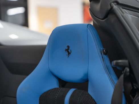 Used 2022 Ferrari 812 GTS RWD image 28