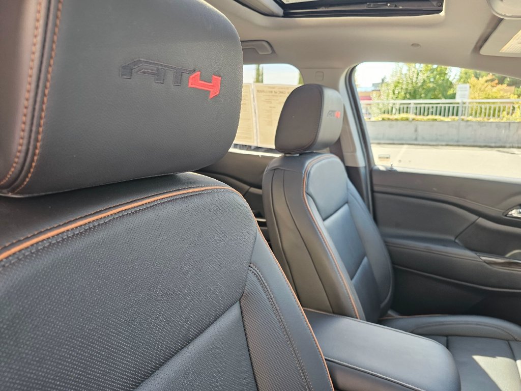 Used 2023 GMC Acadia AT4 w/ Technology Package AWD/4WD image 11