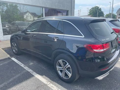 Used 2018 Mercedes-Benz GLC 300 4MATIC image 3
