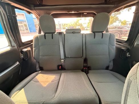 Used 2024 Jeep Wrangler Unlimited Sahara AWD/4WD image 28