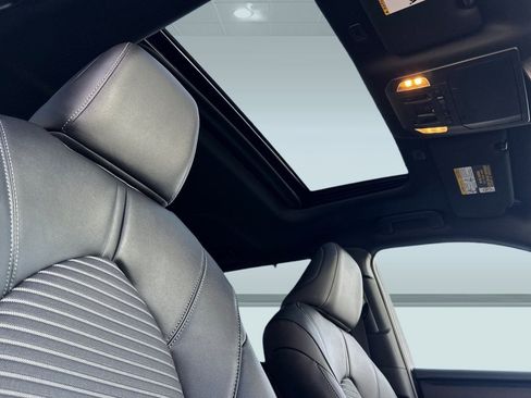 New 2026 Toyota Highlander XLE image 25