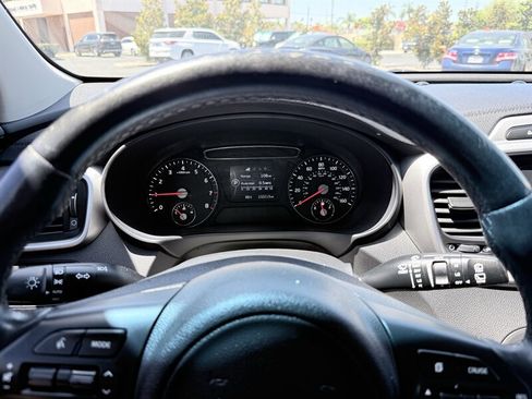 Used 2016 Kia Sorento LX w/ LX Convenience Package FWD image 11
