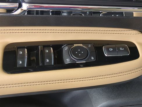 Used 2022 Lincoln Corsair Reserve w/ Equipment Group 201A image 15