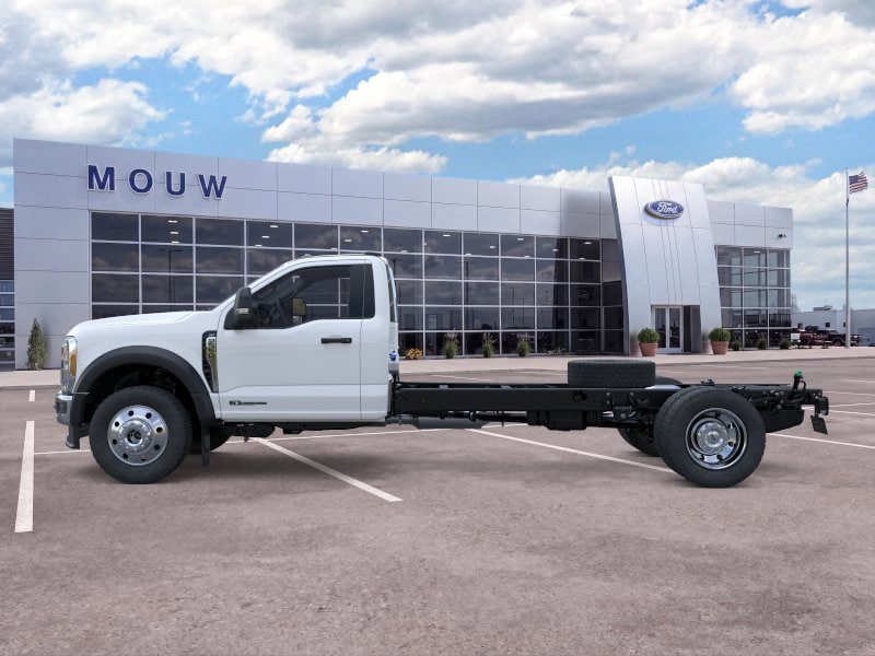 New 2025 Ford F550 4x4 Regular Cab Super Duty w/ XLT Value Package image 3