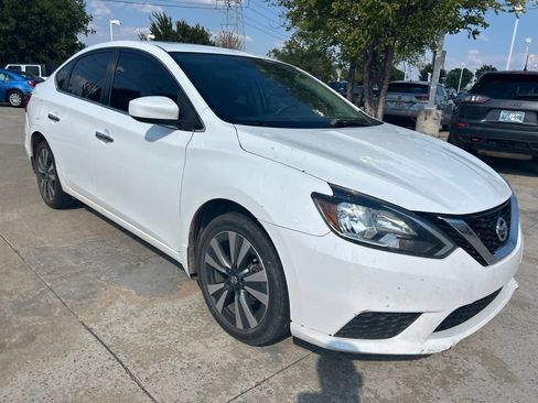 Used 2019 Nissan Sentra SV w/ Special Edition Package FWD image 3