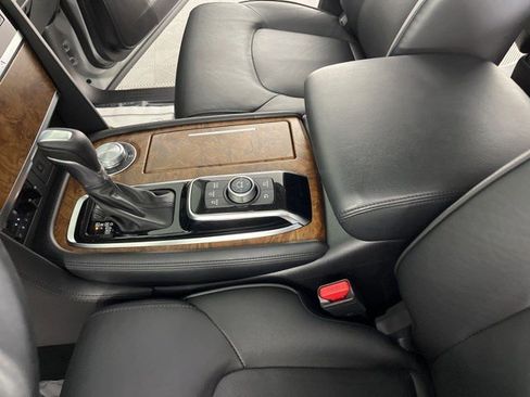 Used 2024 Nissan Armada SL image 24