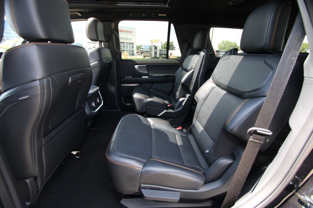 Used 2025 Ford Expedition Tremor AWD/4WD image 8