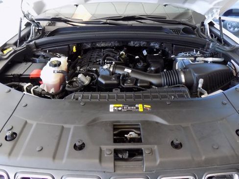 Used 2024 Jeep Grand Cherokee Laredo w/ MOPAR Finishing Package image 27