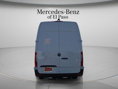 Used 2025 Mercedes-Benz Sprinter 2500 image 9