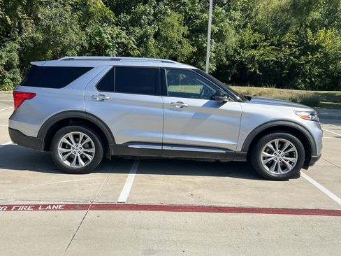 Used 2020 Ford Explorer Limited image 11
