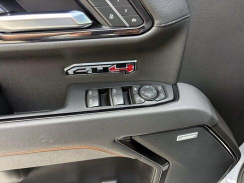 Used 2025 GMC Sierra 1500 AT4 w/ AT4 Premium Package AWD/4WD image 13