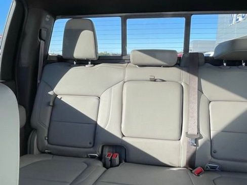 Used 2023 GMC Sierra 2500 SLT image 23