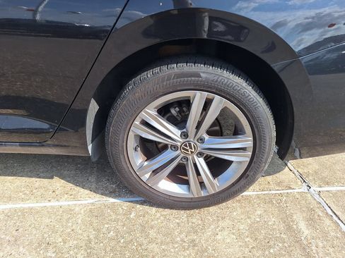 Used 2024 Volkswagen Jetta SE FWD image 21