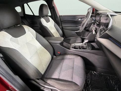 Certified 2024 Chevrolet Trax LS w/ LS Convenience Package FWD image 33