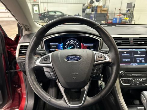 Used 2016 Ford Fusion SE w/ Equipment Group 202A FWD image 16