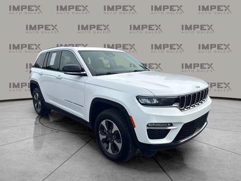 Used 2024 Jeep Grand Cherokee Limited 4xe AWD/4WD image 4