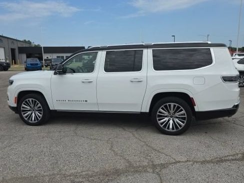 Used 2024 Jeep Grand Wagoneer L Series III AWD/4WD image 8