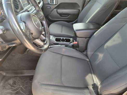 Used 2022 Jeep Wrangler Unlimited Sport image 19