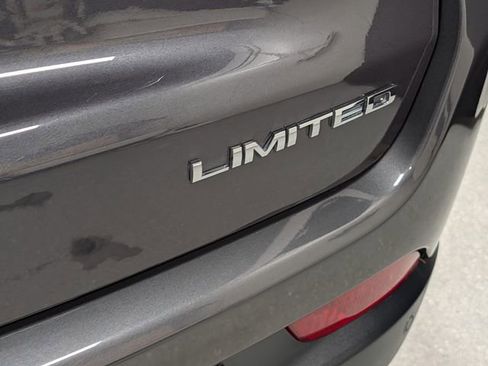 Used 2024 Jeep Compass Limited image 5