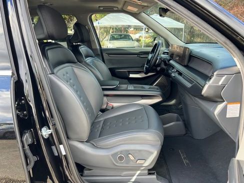 Used 2024 Kia EV9 Wind image 13