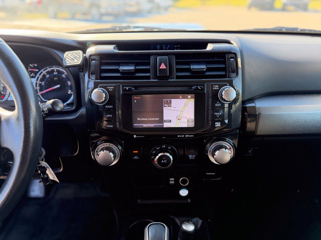 Used 2018 Toyota 4Runner TRD Off-Road AWD/4WD image 30