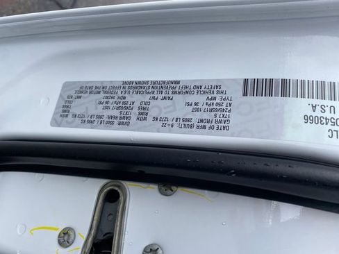 Used 2022 Jeep Cherokee Trailhawk AWD/4WD image 25