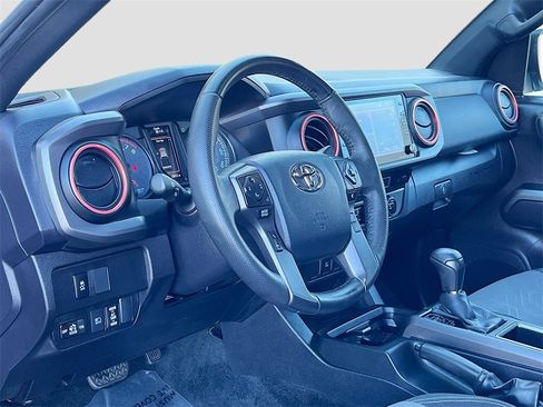 Used 2023 Toyota Tacoma TRD Off-Road image 9