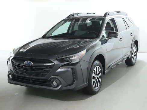 Used 2023 Subaru Outback Premium AWD/4WD image 3