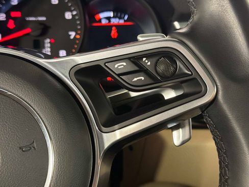 Used 2021 Porsche Macan image 48