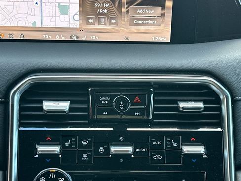 New 2025 Nissan Armada SL w/ Captain's Chari Seat Package image 26