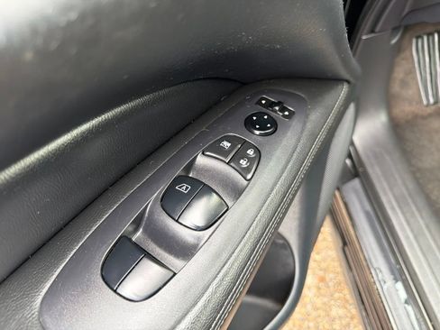 Used 2020 Nissan Pathfinder S FWD image 24