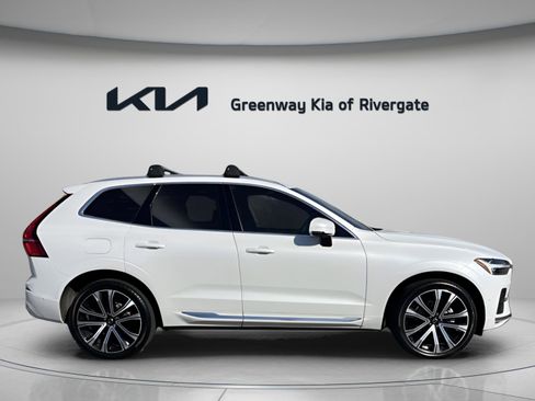 Used 2023 Volvo XC60 B5 Ultimate image 8