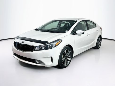 Used 2017 Kia Forte EX FWD image 3