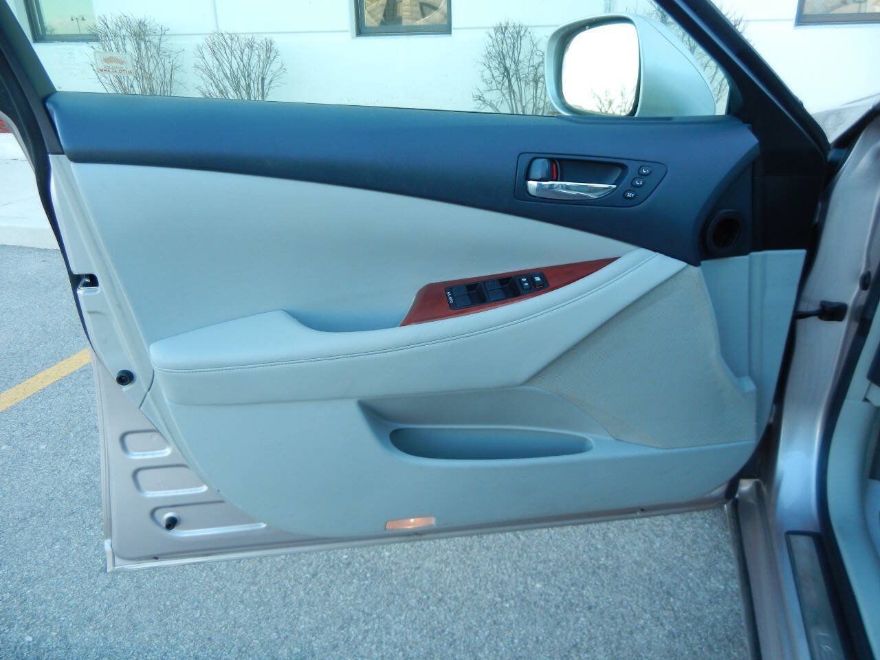 Used 2007 Lexus ES 350 w/ Premium Pkg FWD image 24