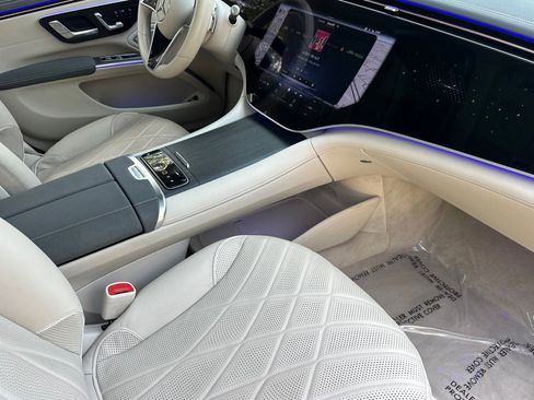 Used 2024 Mercedes-Benz EQS 580 4MATIC Sedan image 33