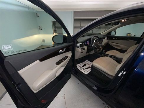 Used 2020 Kia Sorento LX w/ LX I4 Convenience Package image 11