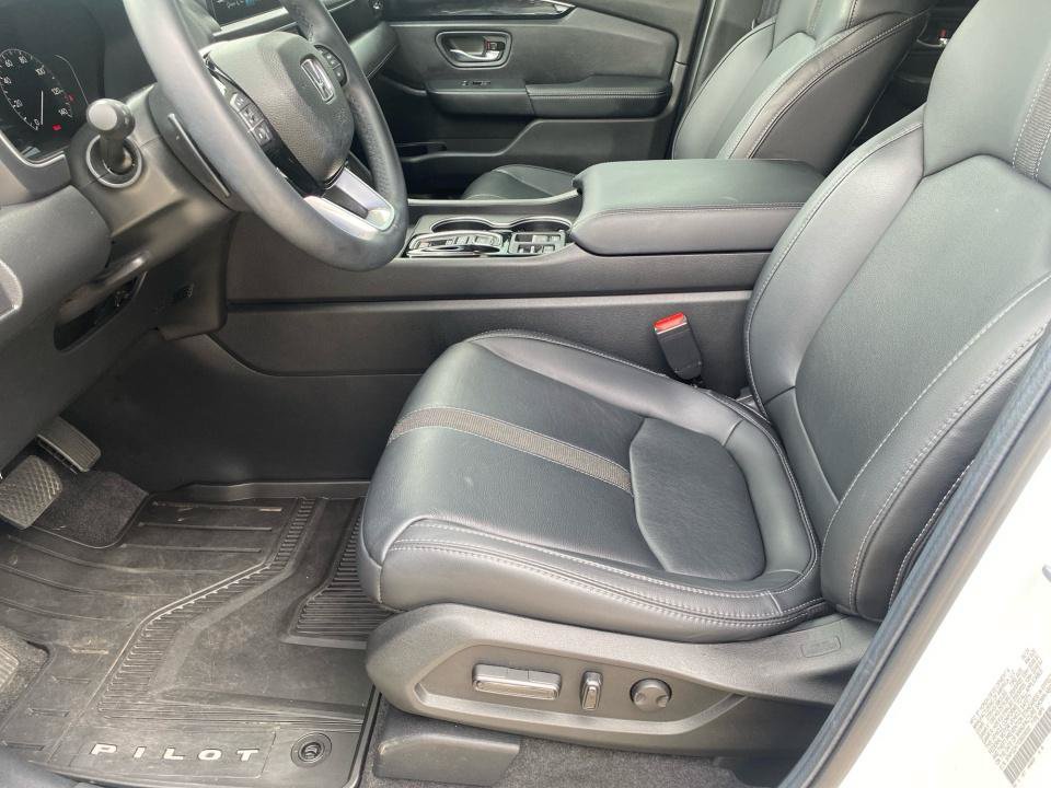 Certified 2025 Honda Pilot Touring image 34