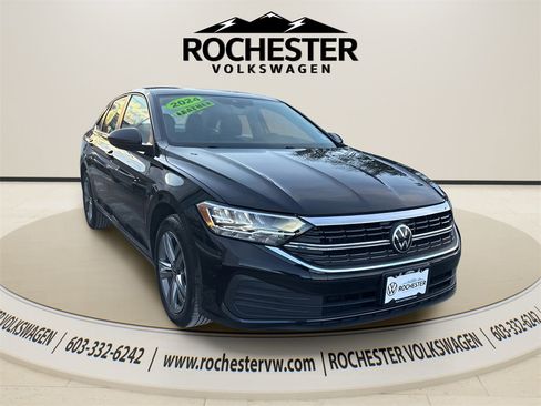 Used 2024 Volkswagen Jetta SE image 10