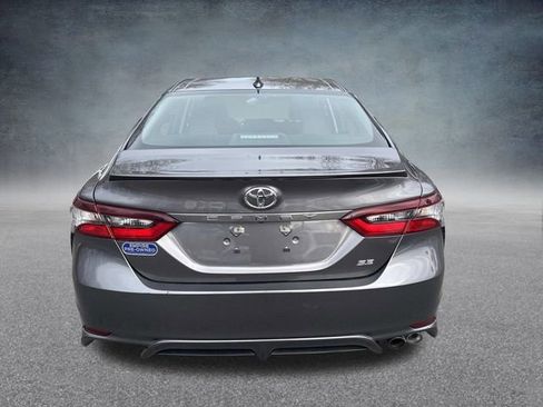 Used 2024 Toyota Camry SE image 5