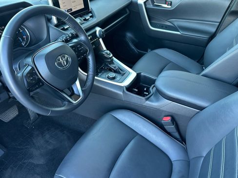 Used 2023 Toyota RAV4 XLE Premium image 10