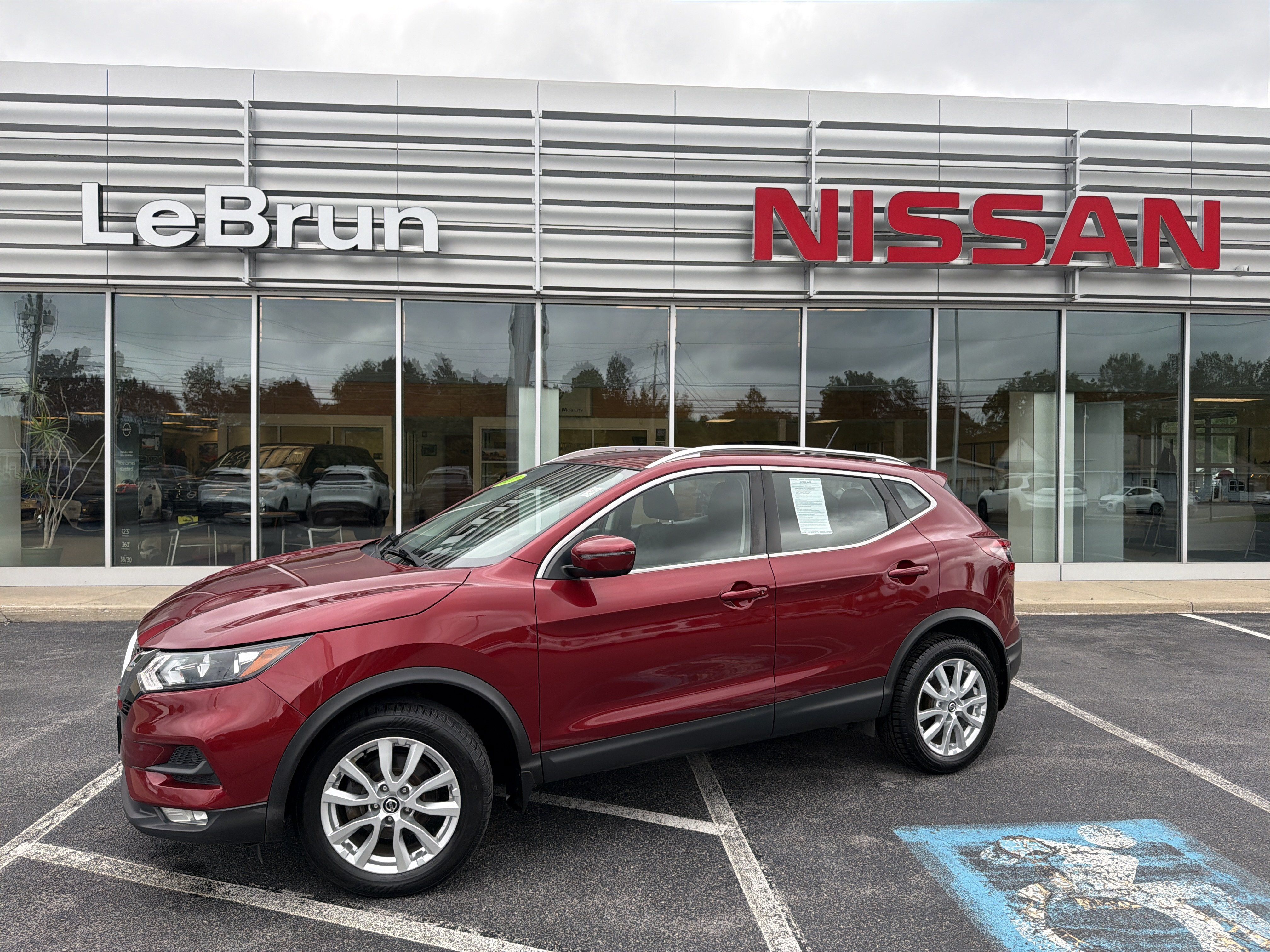 Used 2021 Nissan Rogue Sport SV AWD/4WD image 1