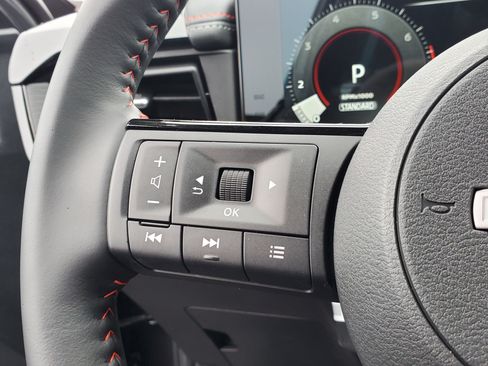 Used 2025 Nissan Kicks SR AWD/4WD image 17