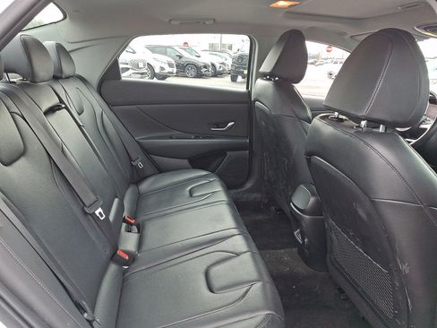 Used 2024 Hyundai Elantra Limited image 15