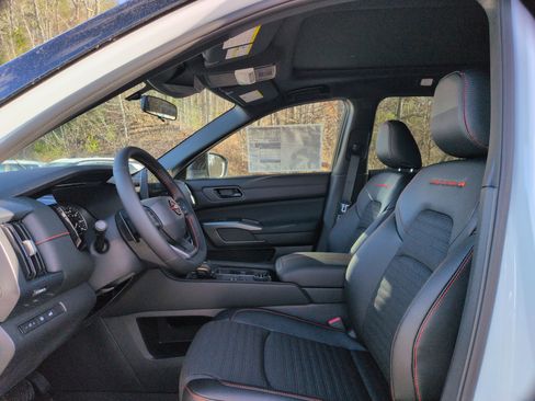 New 2026 Nissan Pathfinder Rock Creek image 12