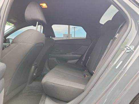 Used 2025 Hyundai Elantra Sport FWD image 10