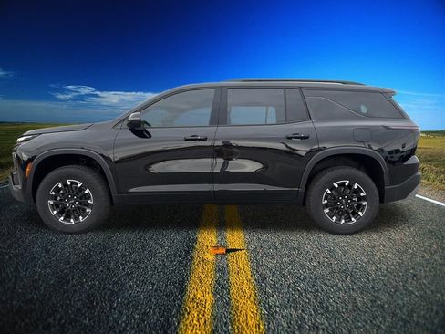 New 2026 Chevrolet Traverse Z71 w/ LPO, Floor Liner Package image 10