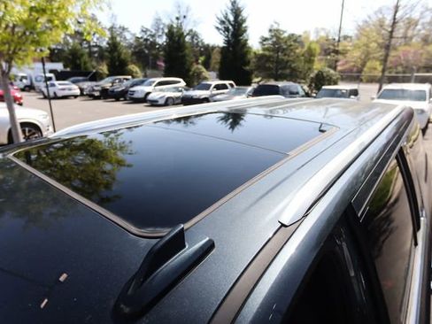 Used 2021 Chevrolet Suburban LT w/ Luxury Package image 71