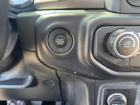 Used 2020 Jeep Gladiator Sport w/ Quick Order Package 24S AWD/4WD image 30