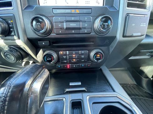 Used 2018 Ford F150 Raptor w/ Equipment Group 802A Luxury image 21