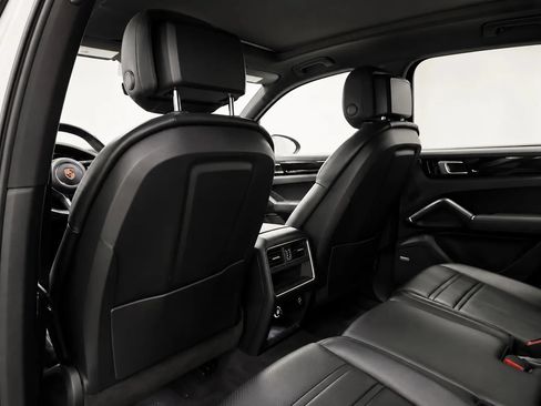 Used 2019 Porsche Cayenne AWD/4WD image 15